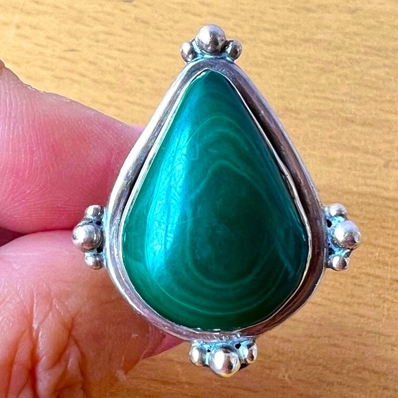 VINTAGE LARGE NAVAJO SOUTHWESTERN NATIVE AMERICAN MALACHITE RING 925 STERLING